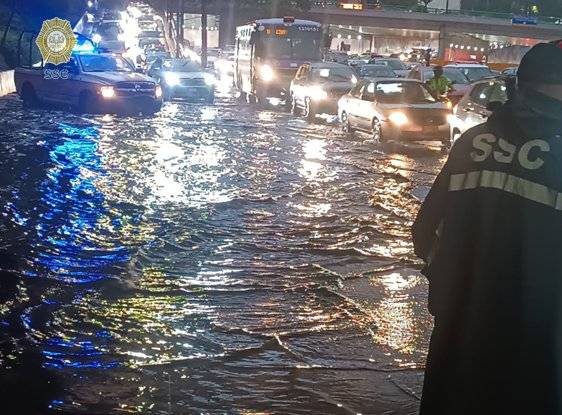 Reportan encharcamiento en Circuito Interior