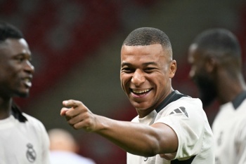 Mbapp&eacute;, Juli&aacute;n &Aacute;lvarez y otros fichajes a seguir en la Liga espa&ntilde;ola