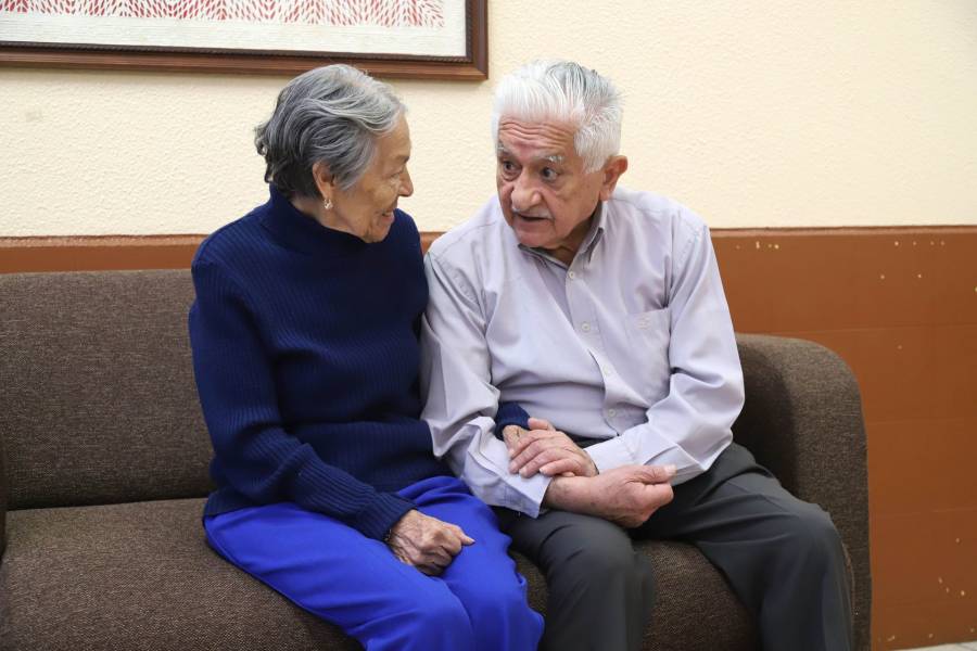 Secretaría del Bienestar advierte sobre estafas en WhatsApp relacionadas con pensiones de adultos mayores