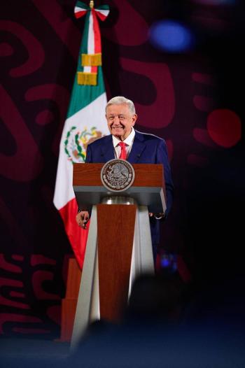 AMLO rendir&aacute; homenaje a los migrantes por su esfuerzo y remesas enviadas a M&eacute;xico