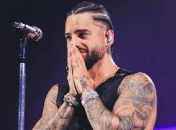 Roban celular a Maluma en Feria de las Flores en Medell&iacute;n