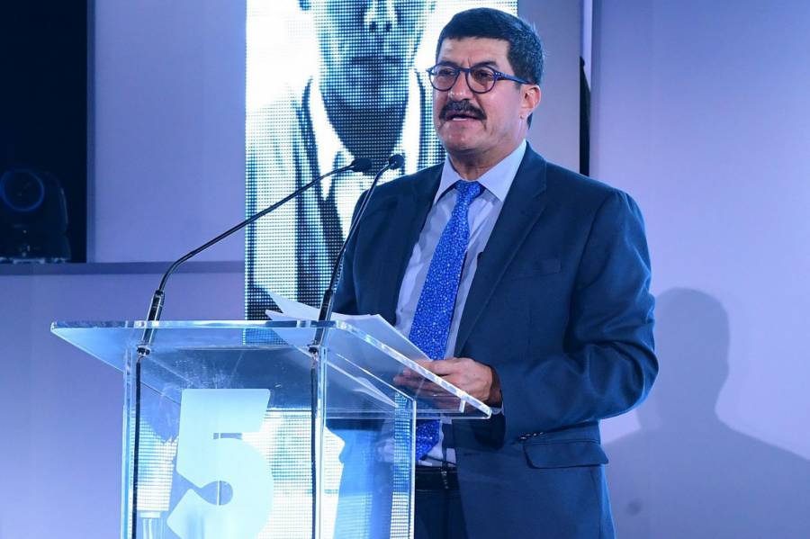 Jueza frena orden de aprehensi&oacute;n contra Javier Corral