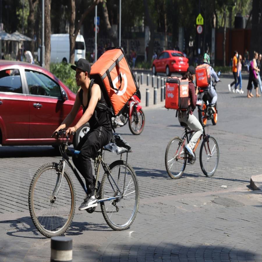 Muere repartidor en puente vehicular