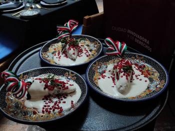 Presentan cuarto festival de Chiles en Nogada del Centro Hist&oacute;rico