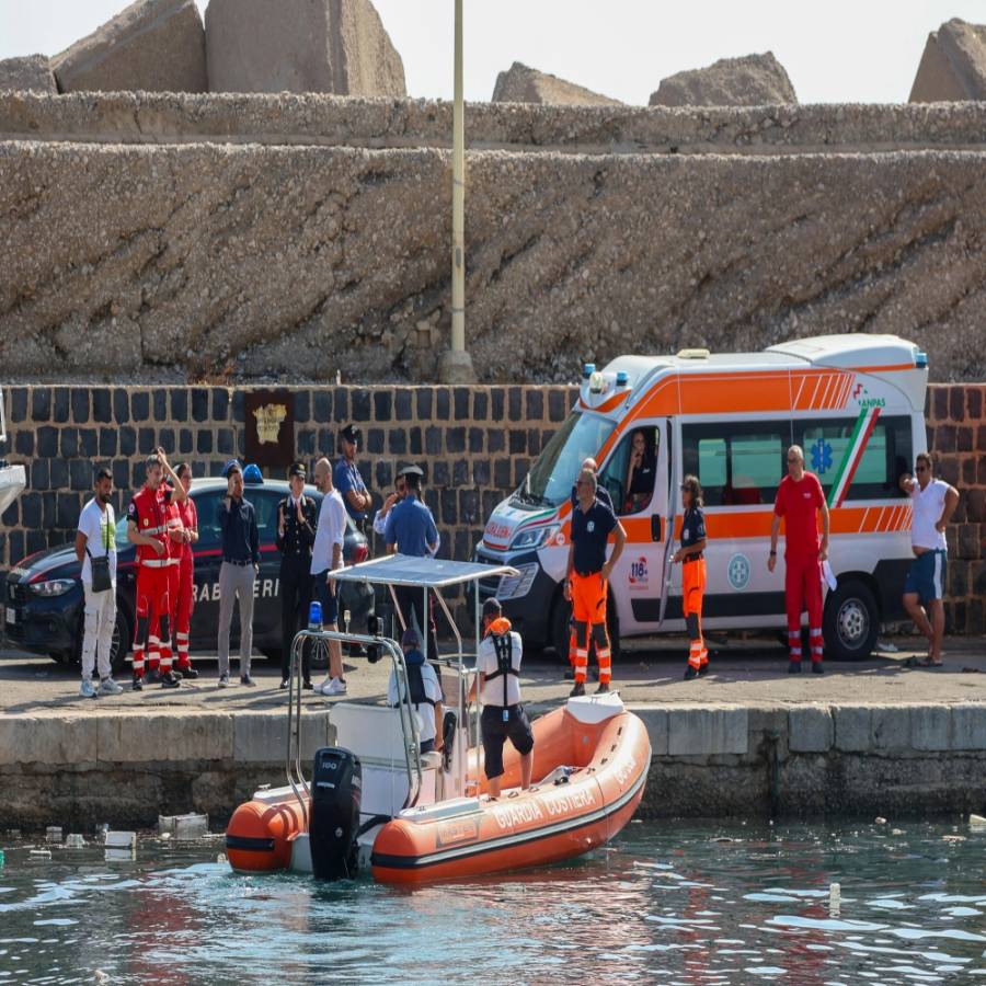 Un muerto y seis desaparecidos en el naufragio de un velero en la isla italiana de Sicilia