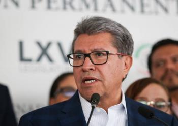 Monreal revela qui&eacute;nes aspiran a entregarle la banda presidencial a Sheinbaum