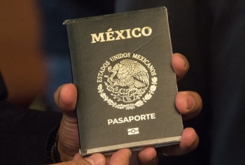 Cierran oficina de pasaportes en Iztacalco por expedici&oacute;n de documentos falsos