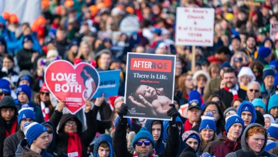 Activistas contra el aborto condenados por impedir acceso a clínica en Detroit