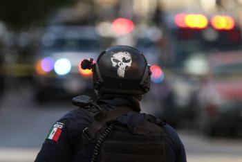 Camioneta de tres toneladas se vuelca en &Aacute;lvaro Obreg&oacute;n, provocando caos vial y lesionando a un polic&iacute;a