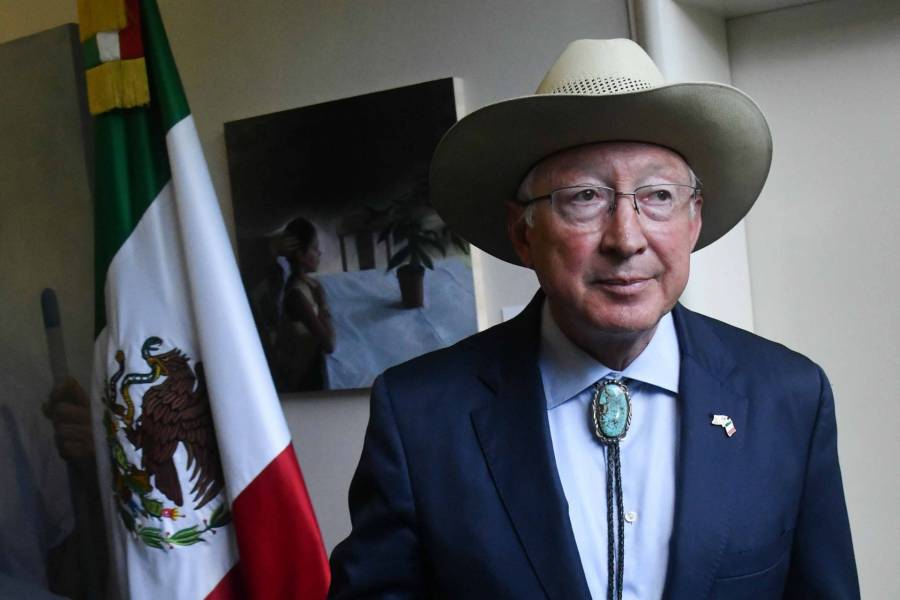 Ken Salazar defiende comentarios sobre Reforma Judicial de AMLO como parte de una colaboración
