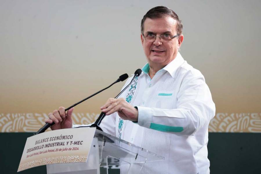 Marcelo Ebrard se registra como senador