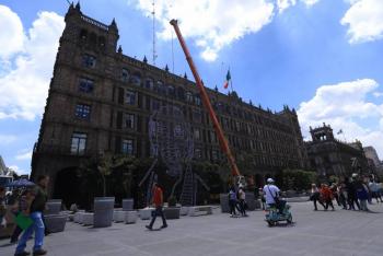 Inicia instalaci&oacute;n de alumbrado decorativo de las Fiestas Patrias en el Z&oacute;calo