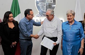 Gobernador Rub&eacute;n Rocha Moya recibe quinteta para proponer al nuevo titular de la FGE