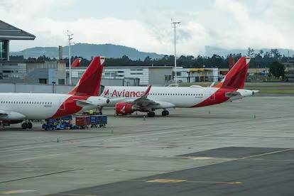 Aerolíneas en Colombia normalizan operaciones tras levantamiento de restricciones de combustible