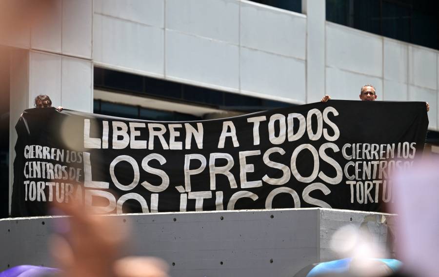 Oposici&oacute;n venezolana promete obligar a Maduro a ceder ante el 