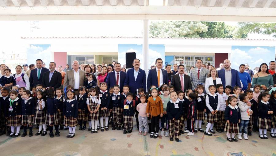 Continúa GEM con entrega de útiles escolares a los 2.8 millones de estudiantes del Edomex