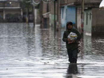 Tormenta provoca desbordamiento de canal y deslaves en Chalco y Tlalmanalco