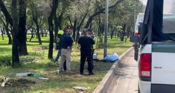 Motociclista muere al perder el control por un bache en el Circuito Interior R&iacute;o Churubusco