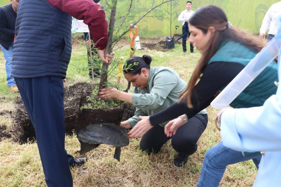 Promueven en escuelas secundarias Aula Abierta Jard&iacute;n Literario “El Colibr&iacute;” para el cuidado del medio ambiente