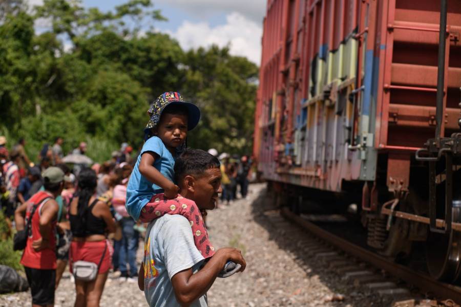 México implementa corredor de movilidad segura para migrantes con citas en 'CBP One'