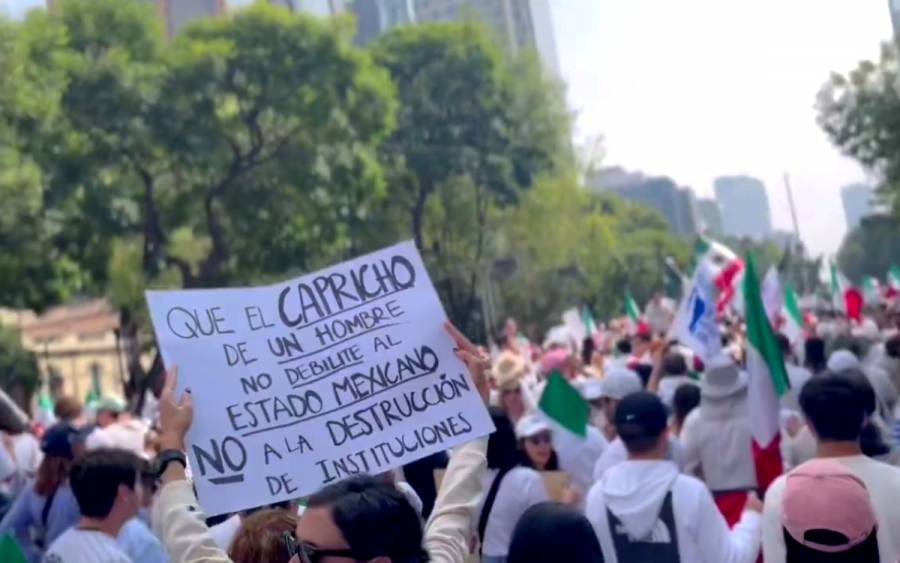 Estudiantes Universitarios protestan contra Reforma Judicial de López Obrador