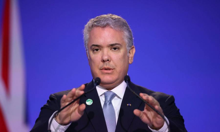 Iv&aacute;n Duque revira a Petro y lo acusa de id&oacute;latra de Ch&aacute;vez y protector de Maduro