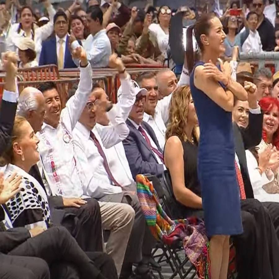 AMLO encabeza porras a Sheinbaum