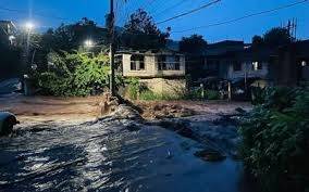 Habilitan albergue en Tejupilco tras lluvias que afectaron 300 viviendas