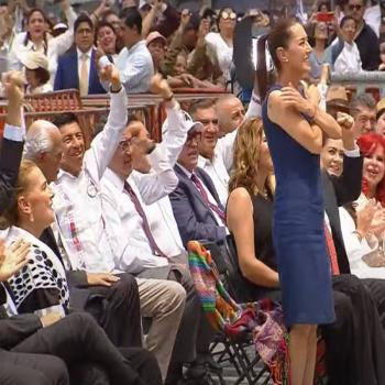AMLO encabeza porras a Sheinbaum