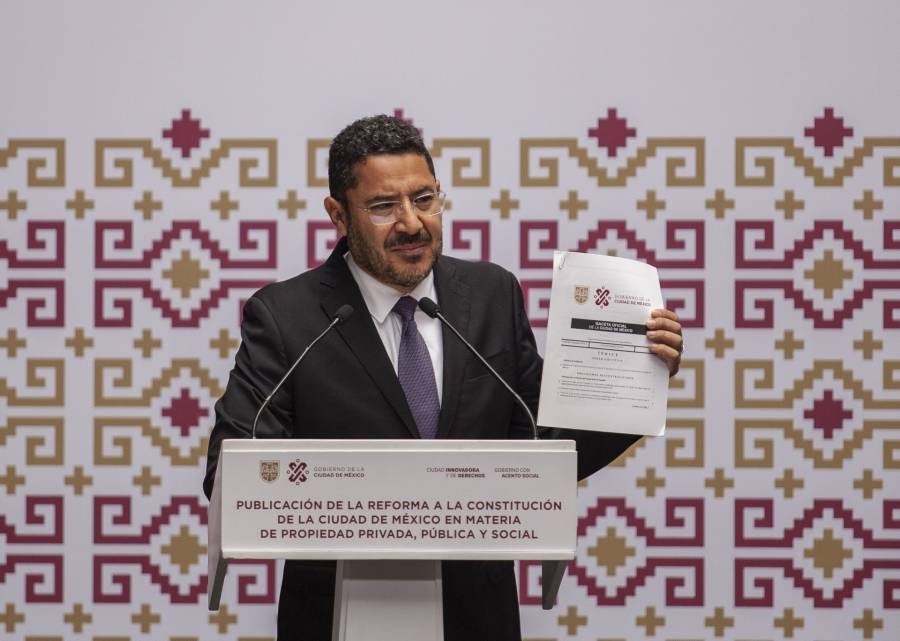 Martí Batres publica reforma en materia de propiedad privada