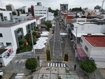 Ad&aacute;n Dom&iacute;nguez a favor de la peatonalizaci&oacute;n del barrio de Santiago
