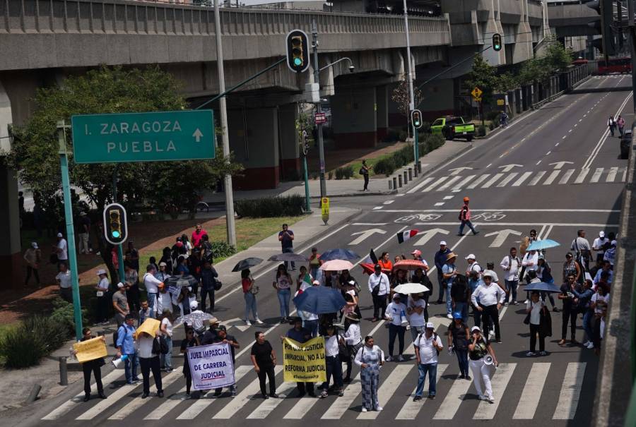 Manifestación en Magdalena Mixhiuca causa afectaciones al transporte público