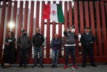 Trabajadores bloquean accesos al Palacio Legislativo en protesta contra la reforma al Poder Judicial