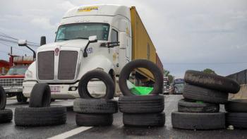 Ejidatarios bloquean Arco Norte en Axapusco por incumplimiento de pago