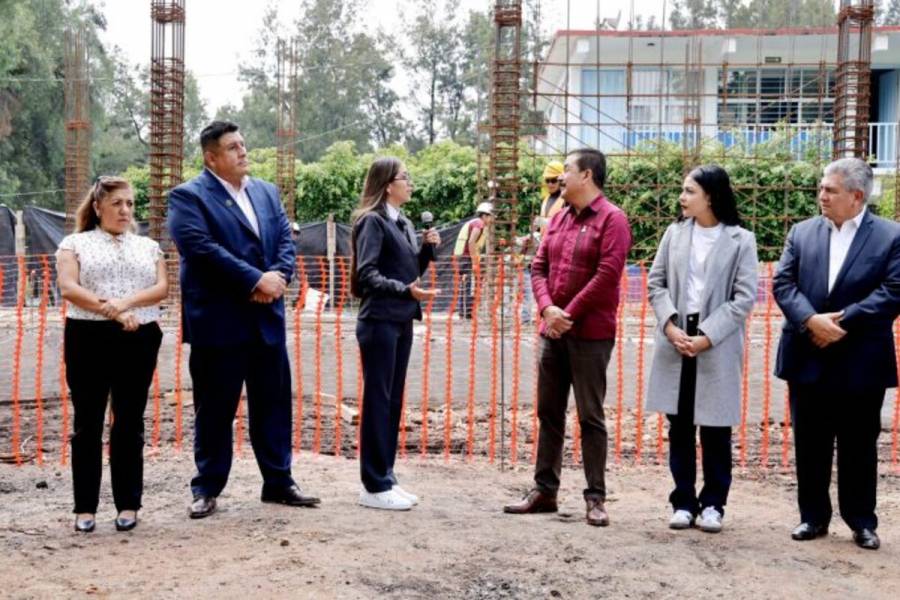 Transforma Delfina Gómez la educación con obras y equipamiento en escuelas de Ecatepec