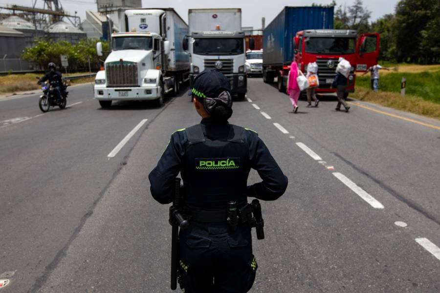 Crisis de desabastecimiento en Colombia: Gobierno exige apertura de vías en paro de transportistas