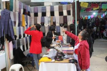 Promueve GEM el trabajo de reboceras en ferias y festivales