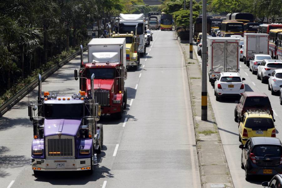 Gobierno de Colombia y Transportadores Logran Acuerdo para Levantar Paro Camionero