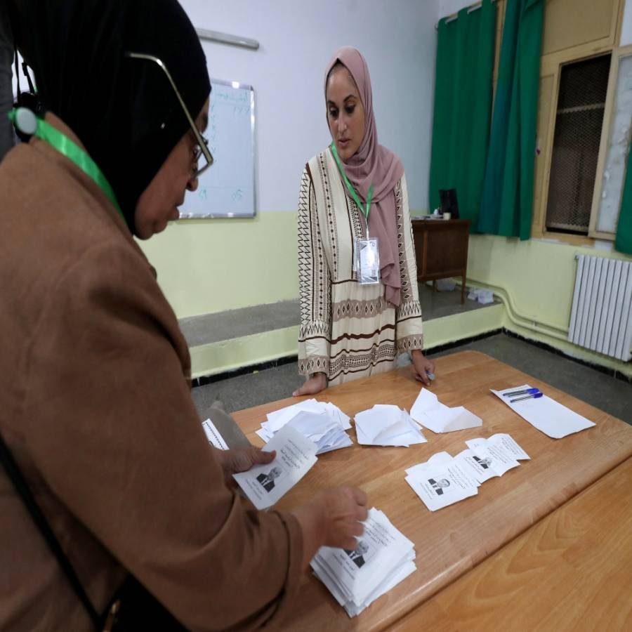 Termin&oacute; votaci&oacute;n en presidenciales en Argelia y Tebboune espera repetir mandato
