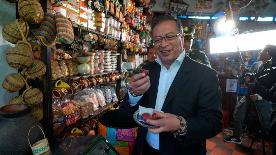 La inflación del mes de agosto fue CERO, por lo que ya no hay excusa para no bajar tasa de interés y reactivar la economía’: Petro