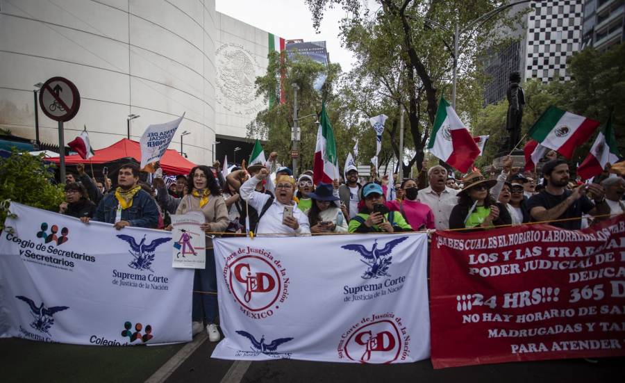 Miles de manifestantes se concentran frente al Senado en protesta contra la reforma judicial