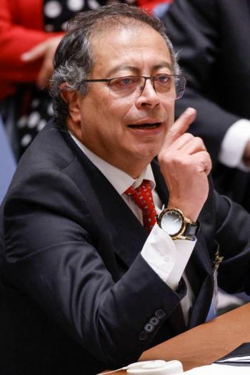Petro llama a la movilizaci&oacute;n popular tras denunciar intentos de golpe de Estado
