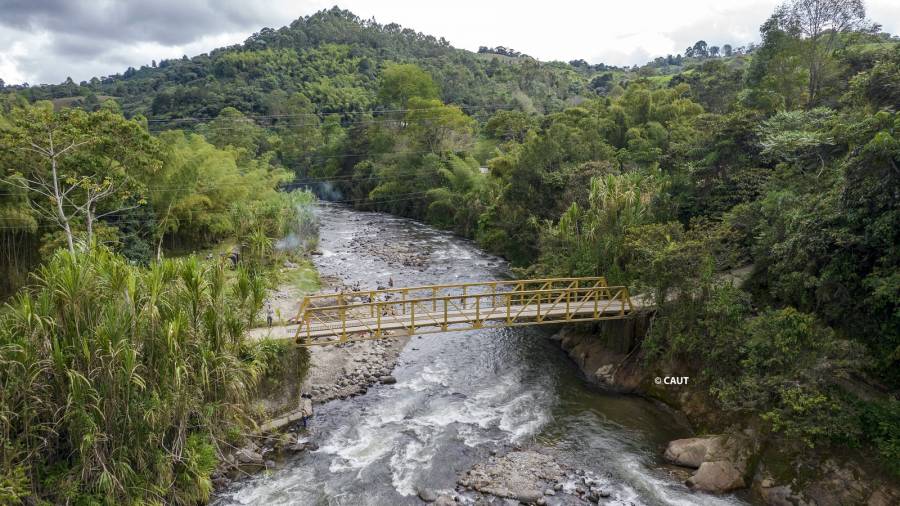 Joven muere ahogado al intentar salvar a una menor en r&iacute;o La Vieja
