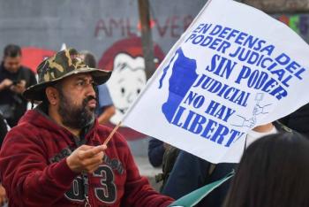 Diputados suspenden sesi&oacute;n en San L&aacute;zaro por continuidad de protestas del PJF