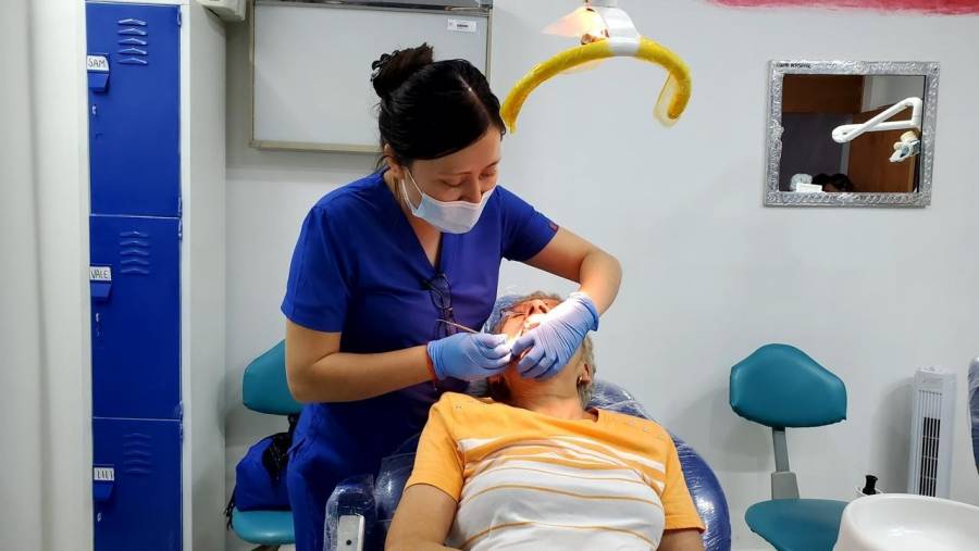 DIF Neza ofrece revisión dental gratuita para adultos mayores