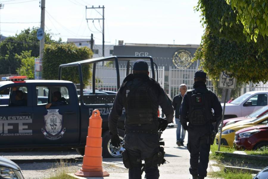 Detienen a dos personas por presunto narcomenudeo en Zumpango