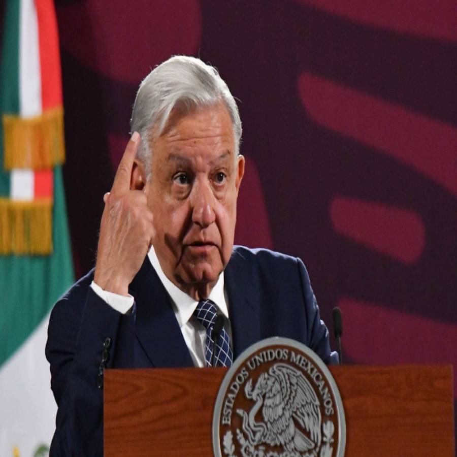 Gracias a remesas y comercio informal no hubo un estallido social: AMLO