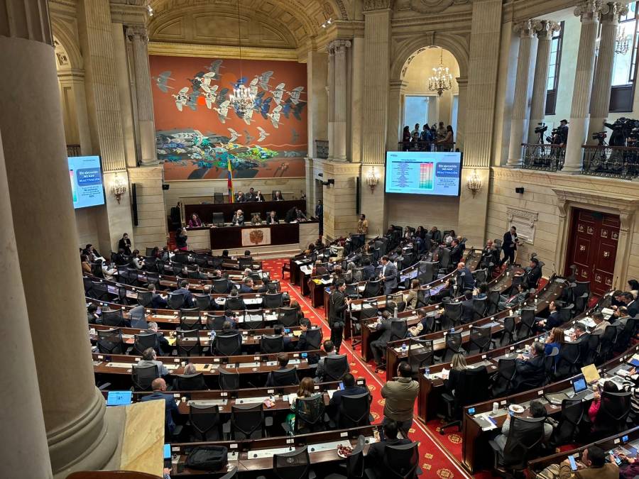 Congresistas del Pacto Hist&oacute;rico protagonizan pelea durante discusi&oacute;n del Presupuesto General de la Naci&oacute;n