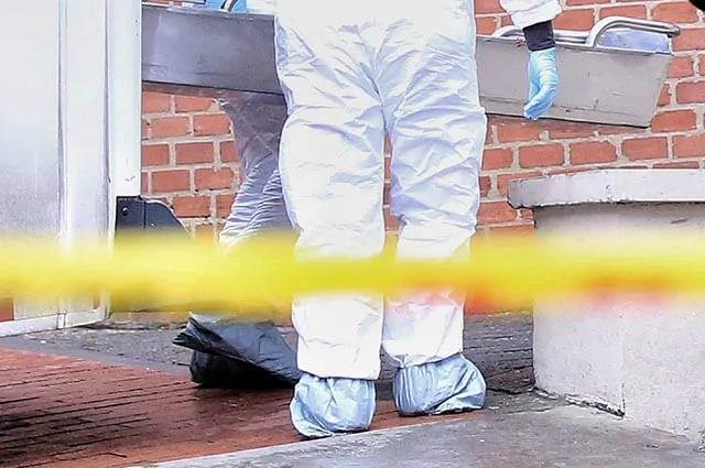 Mujer de Chinatown es baleada al defender a su familia de un asalto