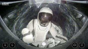SpaceX hace historia con la primera caminata espacial privada